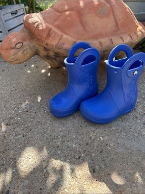 CROCS toddler Royal Blue Waterproof Rain Boots with Pull Handles